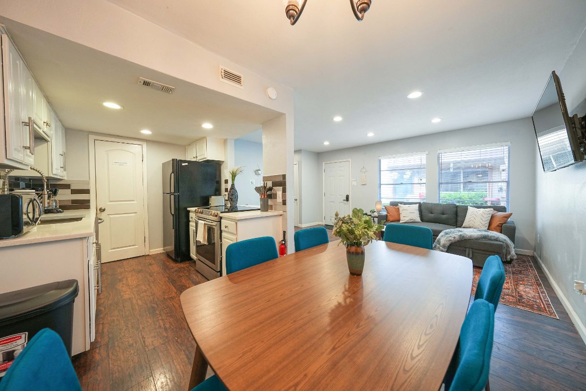 Lovely Budget Condo - 2BD/1.5BA - Close to Downtown - Photo 6