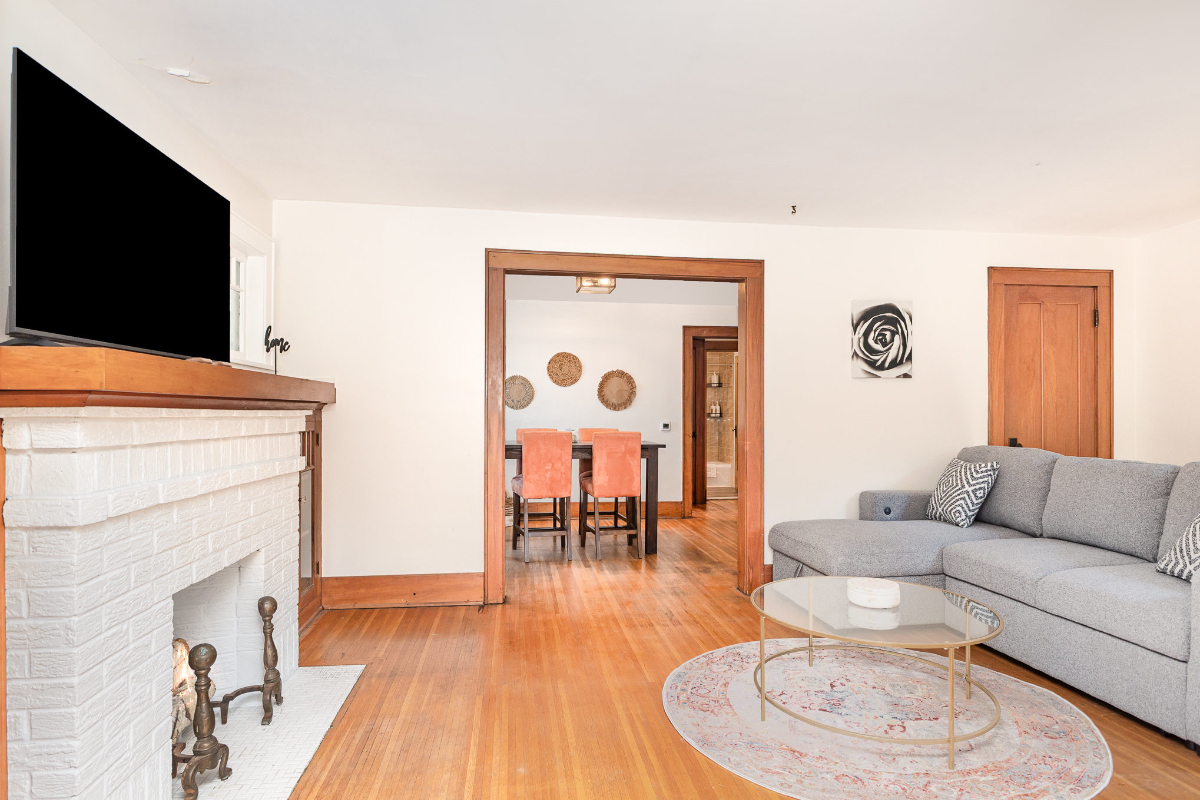Cozy 2BD Retreat - North Winton Village - Photo 10