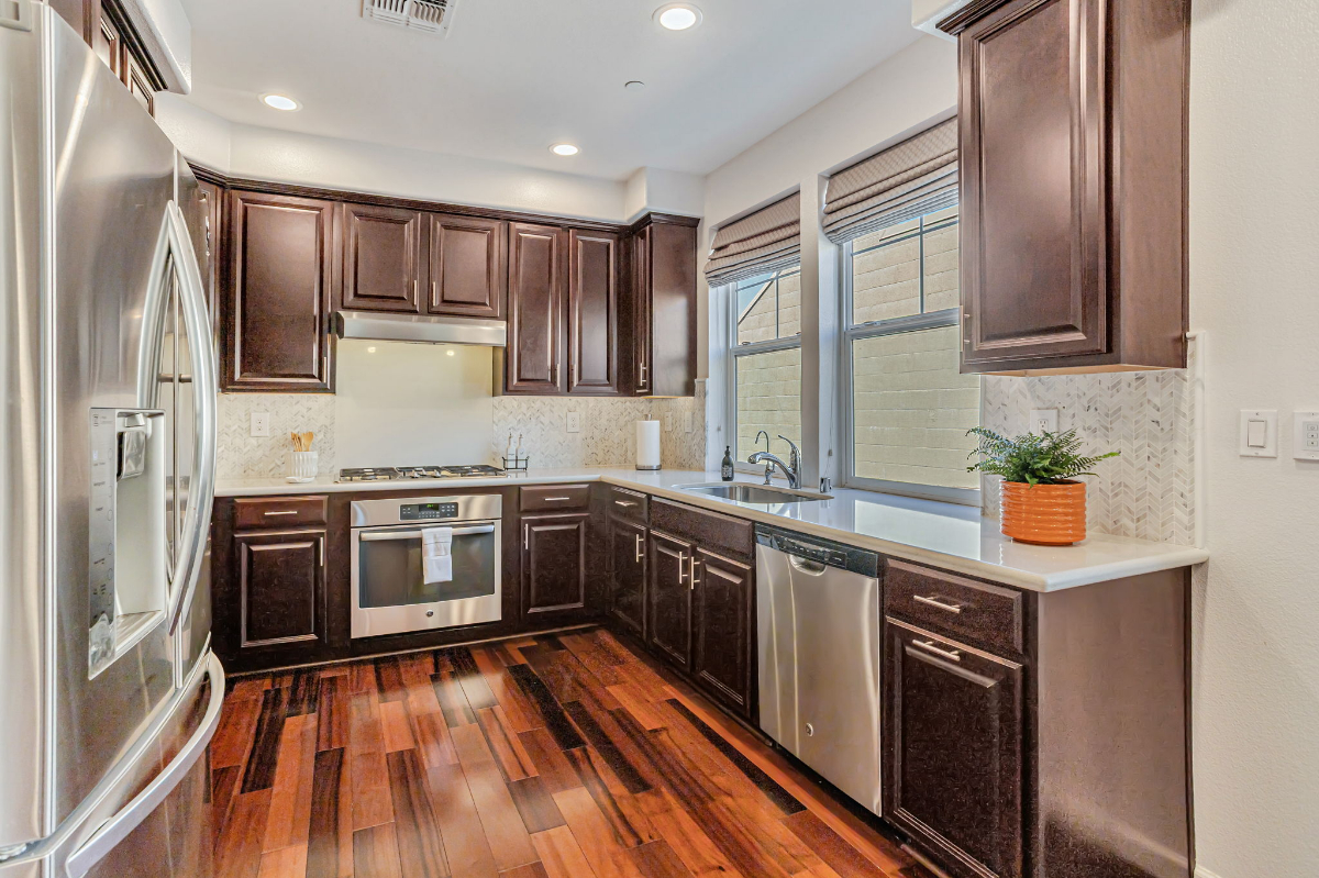 Rooms for rent in Beautiful new Townhouse - Photo 3