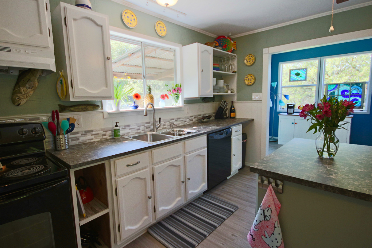 Happy Hours at Canyon Lake - 2/2 fully furnished house on 1.3 acres - Photo 6