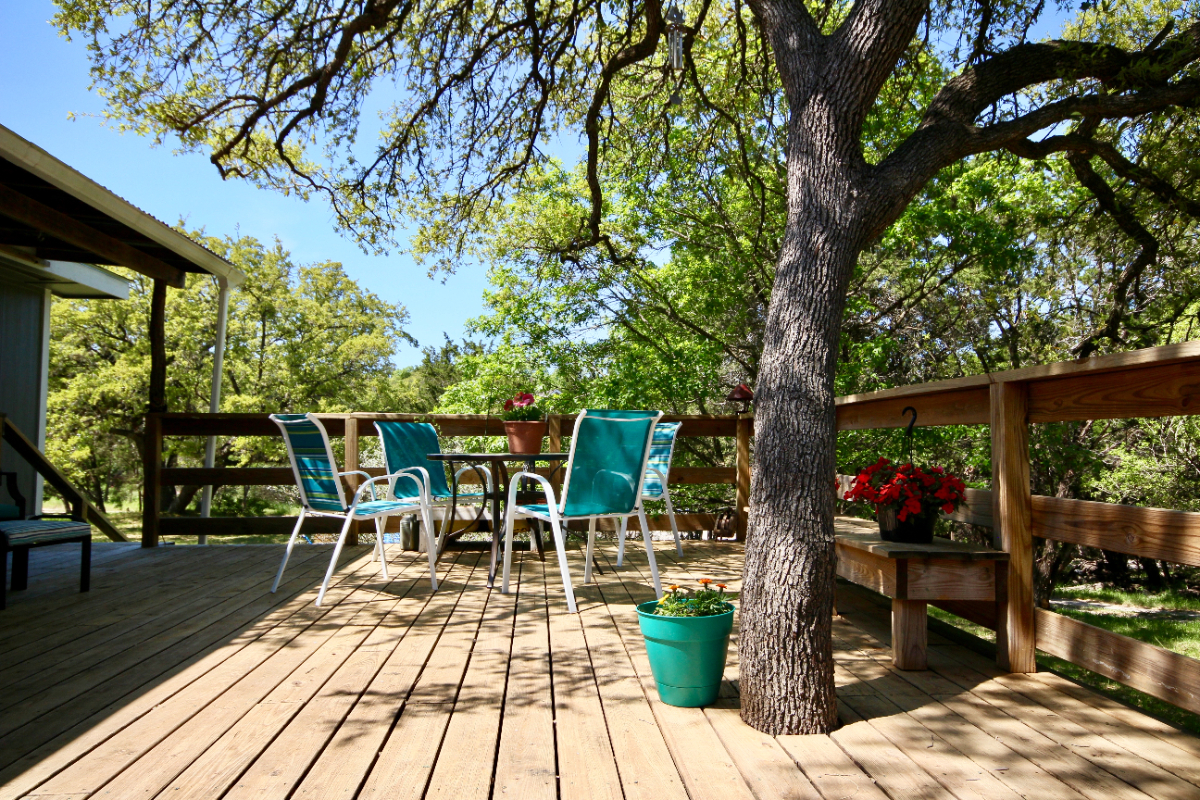 Happy Hours at Canyon Lake - 2/2 fully furnished house on 1.3 acres - Photo 2