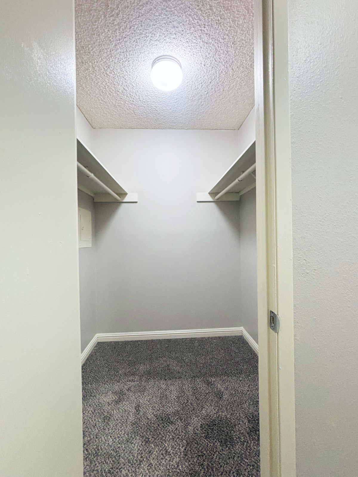 Private Master Bedroom in San Diego - Photo 5