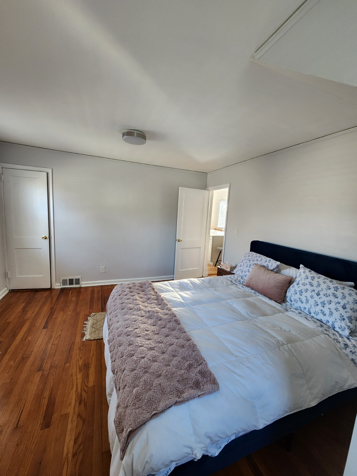 Beautiful 2 bedroom in woodlawn. Walking distance to Montefiore - Photo 1
