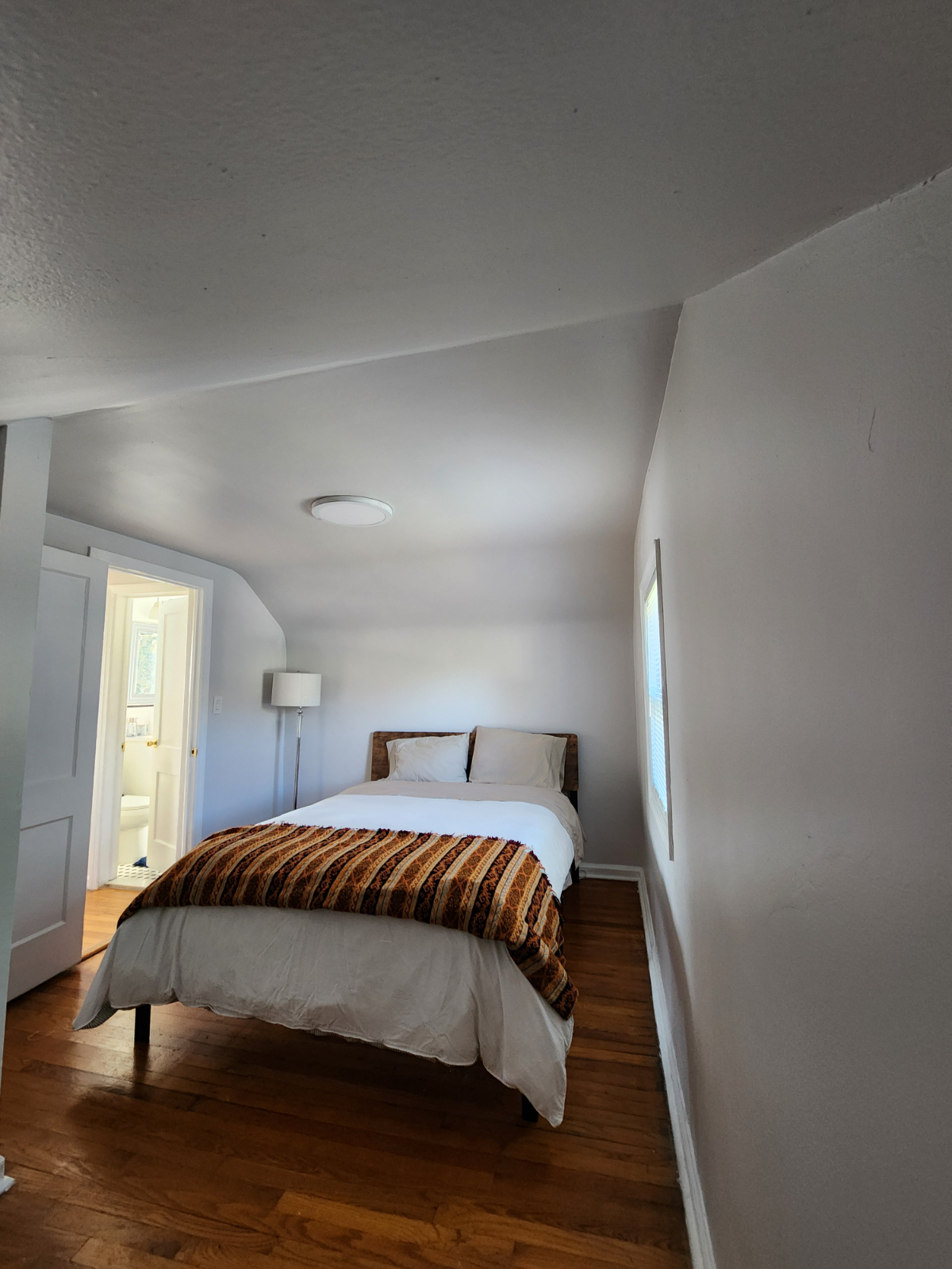 Beautiful 2 bedroom in woodlawn. Walking distance to Montefiore - Photo 3
