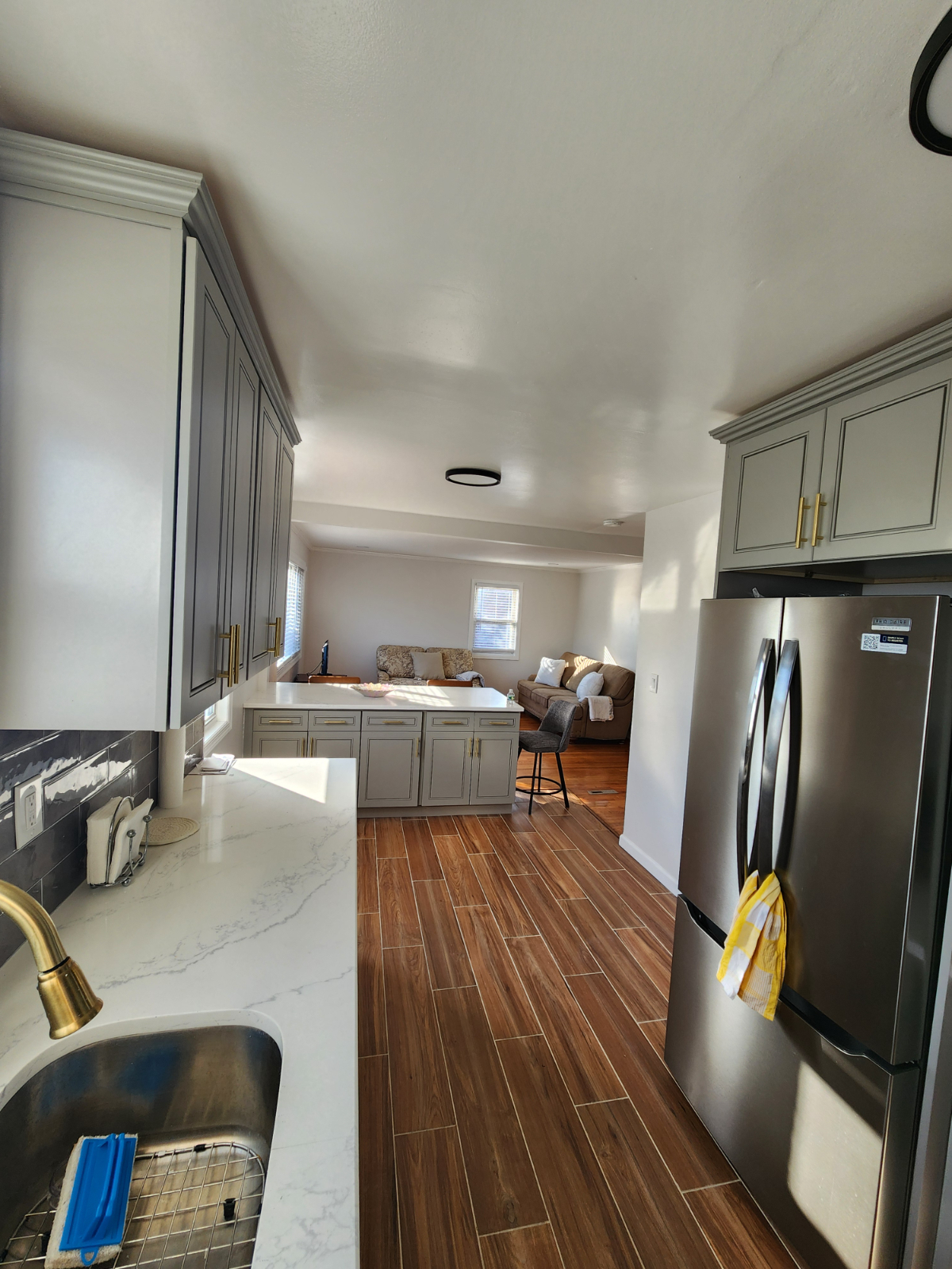 Beautiful 2 bedroom in woodlawn. Walking distance to Montefiore - Photo 6