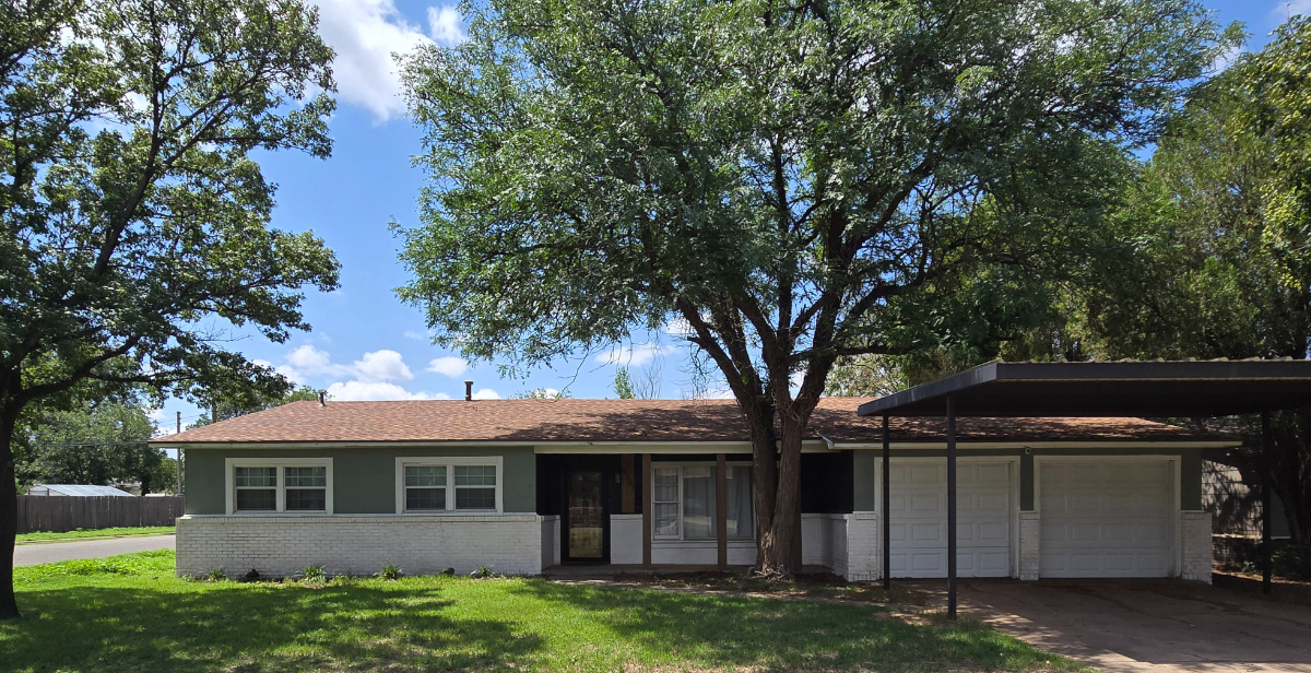 Mid-Century Modern 3BR Home near Medical District/Pet Friendly/Fast Wi-Fi - Photo 1