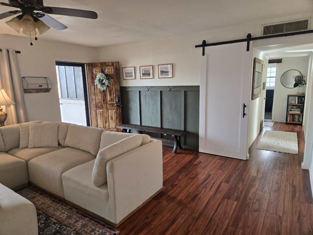 Mid-Century Modern 3BR Home near Medical District/Pet Friendly/Fast Wi-Fi - Photo 9