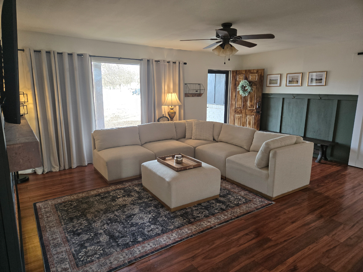 Mid-Century Modern 3BR Home near Medical District/Pet Friendly/Fast Wi-Fi - Photo 6