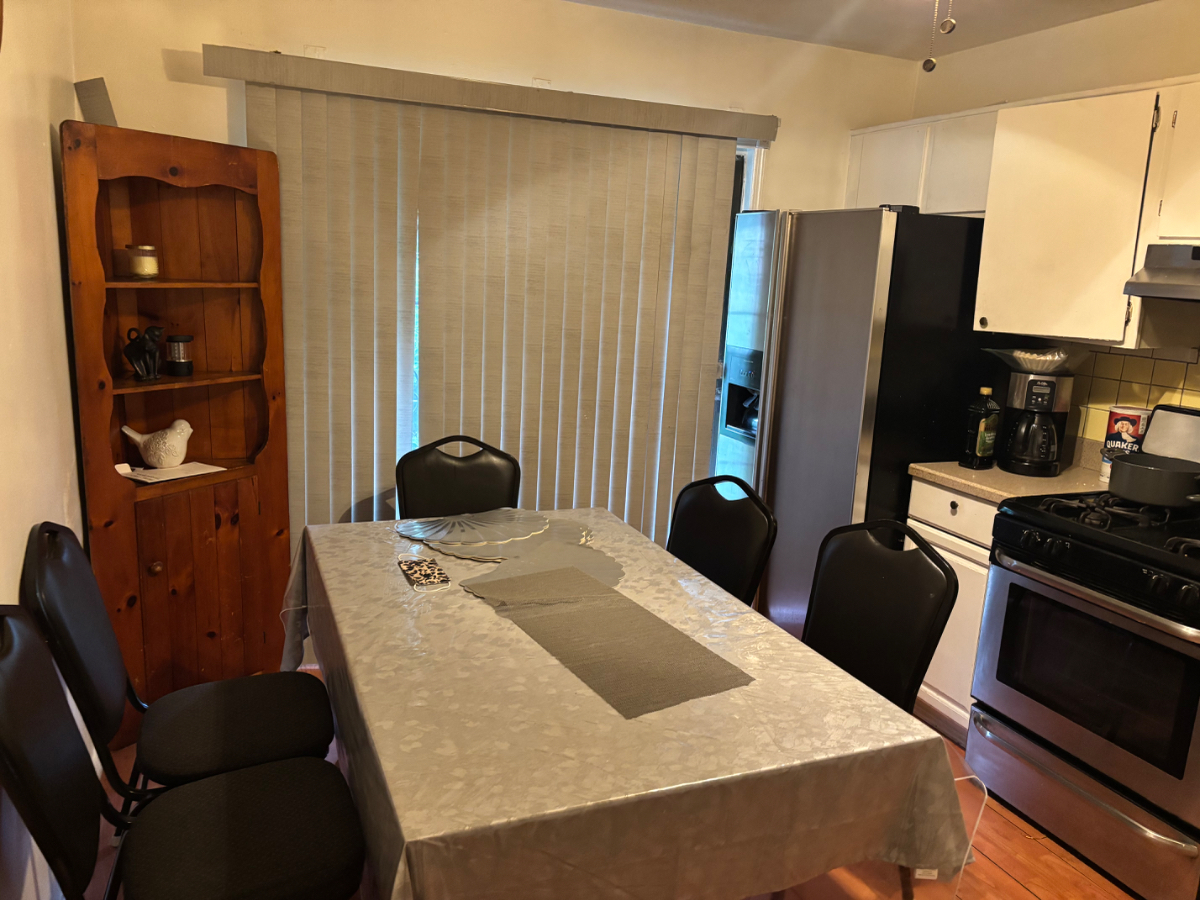 Private Rooms in Quiet Furnished 2 Floor Home Near Hospitals & Transit - Photo 3