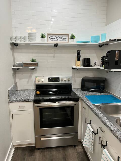 New Cozy Tiny Home in Brenham Texas - Photo 3