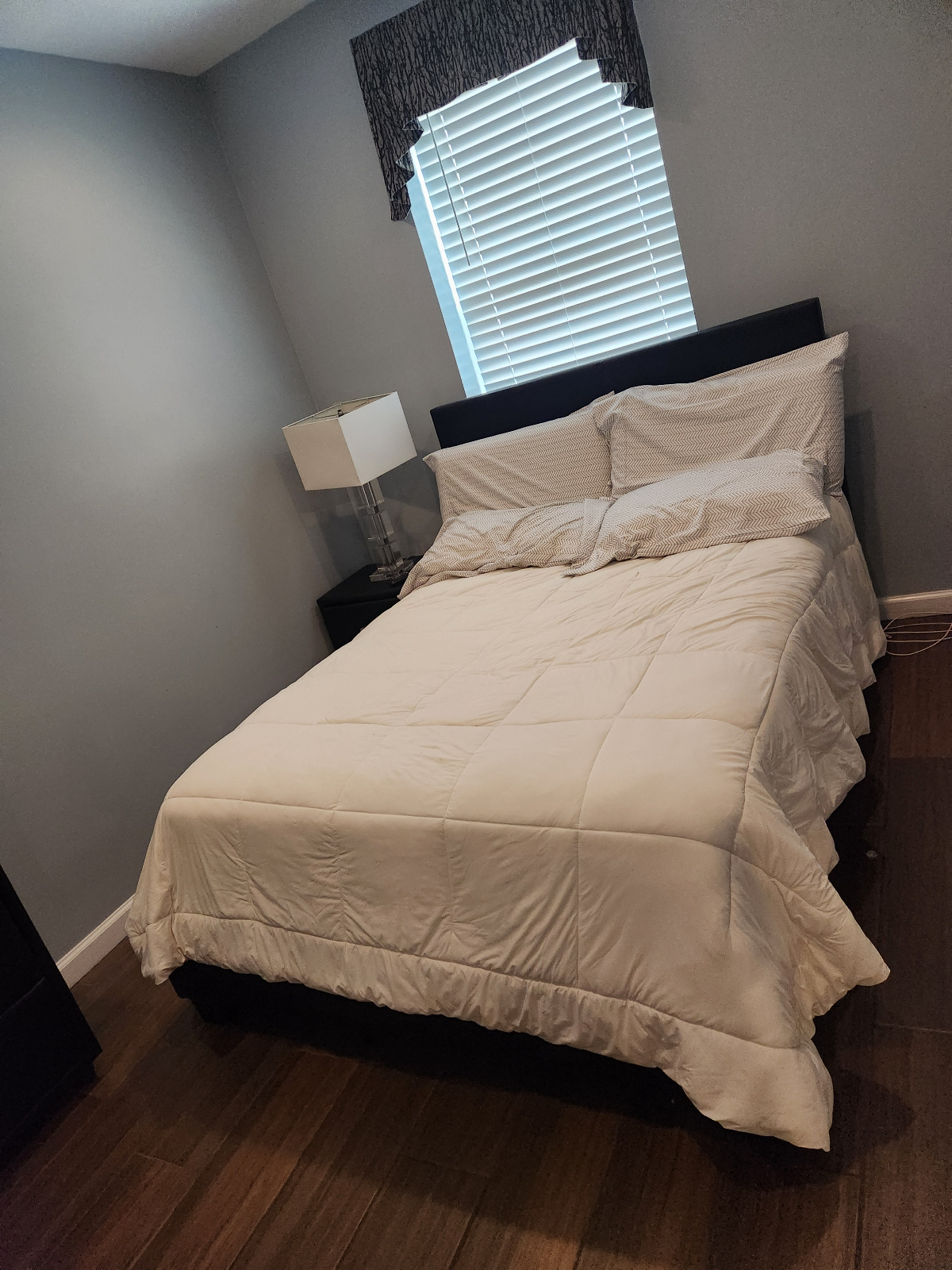 1 bedroom fully furnished apartment found in DC across the convention center. - Photo 1