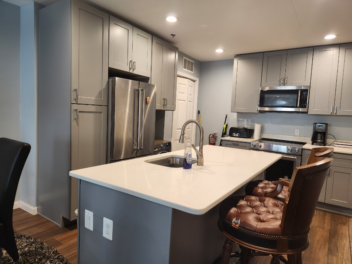 1 bedroom fully furnished apartment found in DC across the convention center. - Photo 5