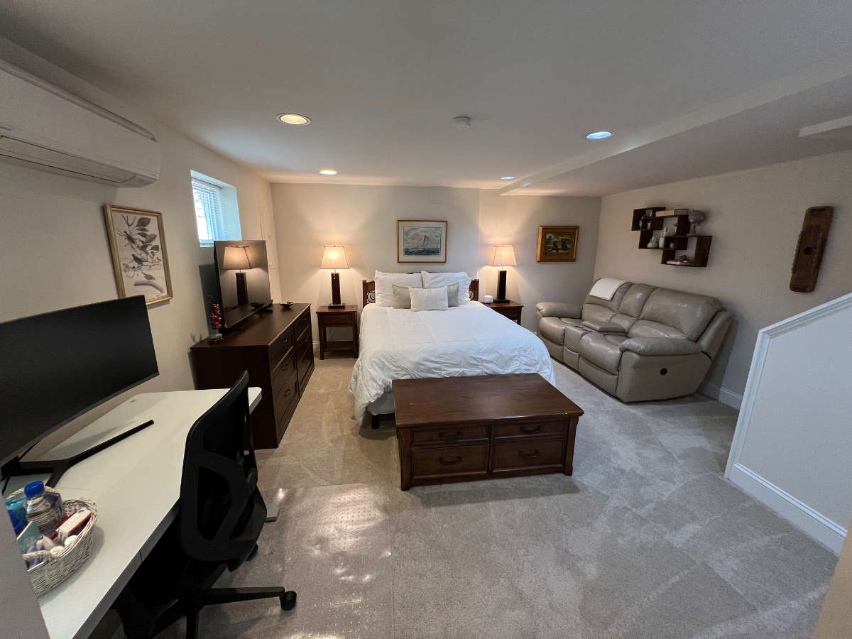 Convenient, fully self-contained 1 bedroom basement