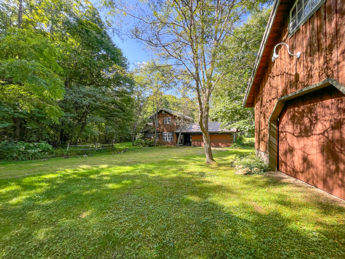 Chautauqua Farmhouse Retreat - Photo 3