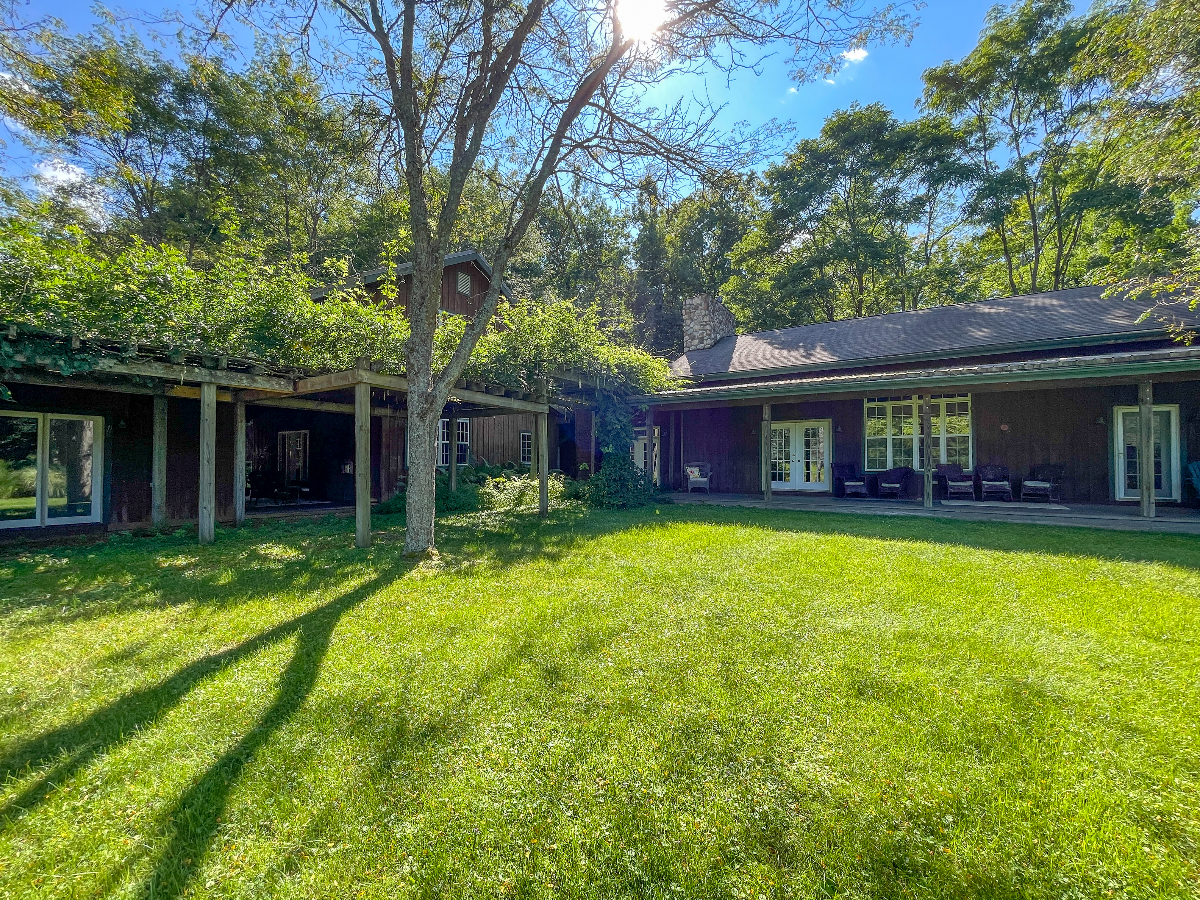 Chautauqua Farmhouse Retreat - Photo 8