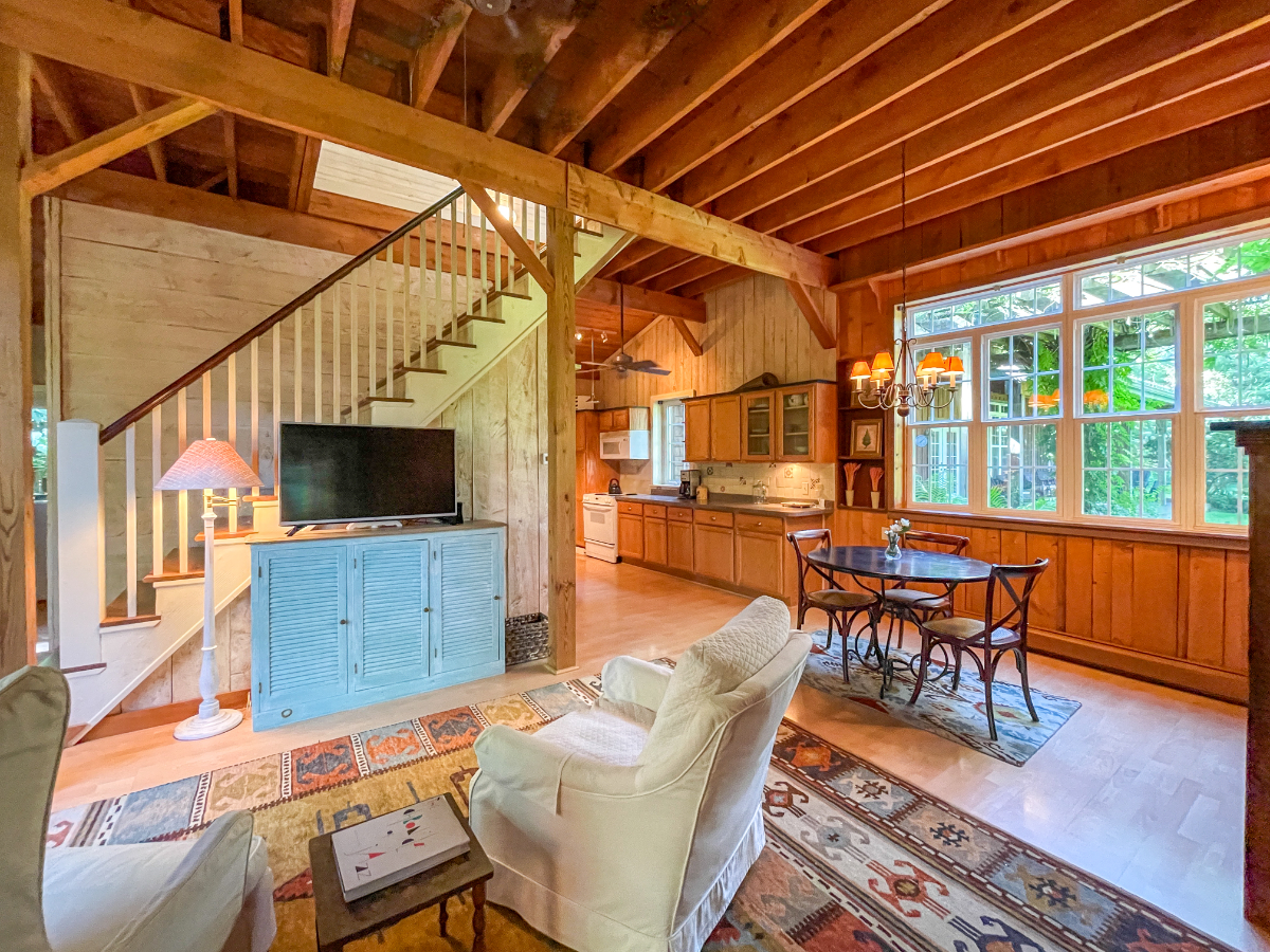 Chautauqua Farmhouse Retreat - Photo 11