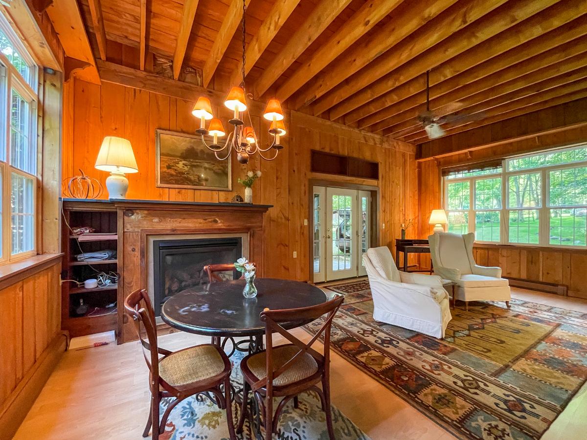 Chautauqua Farmhouse Retreat - Photo 12
