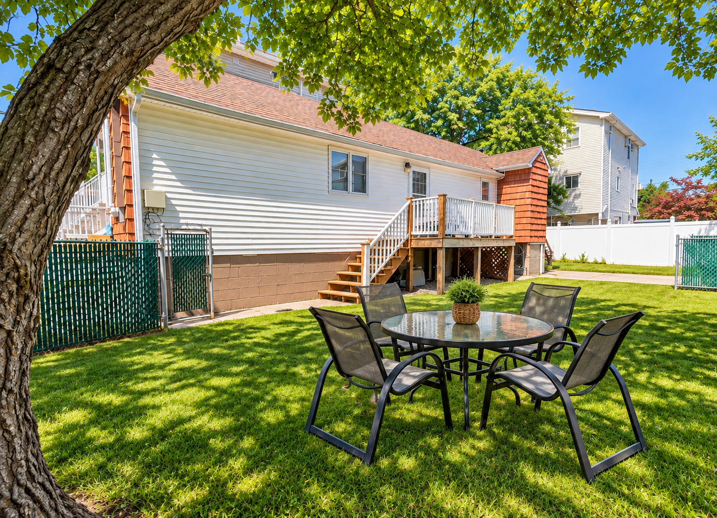 2Bed/WD/1Bt Prvt house gated driveway/ yard (The Lighthouse) - Photo 9