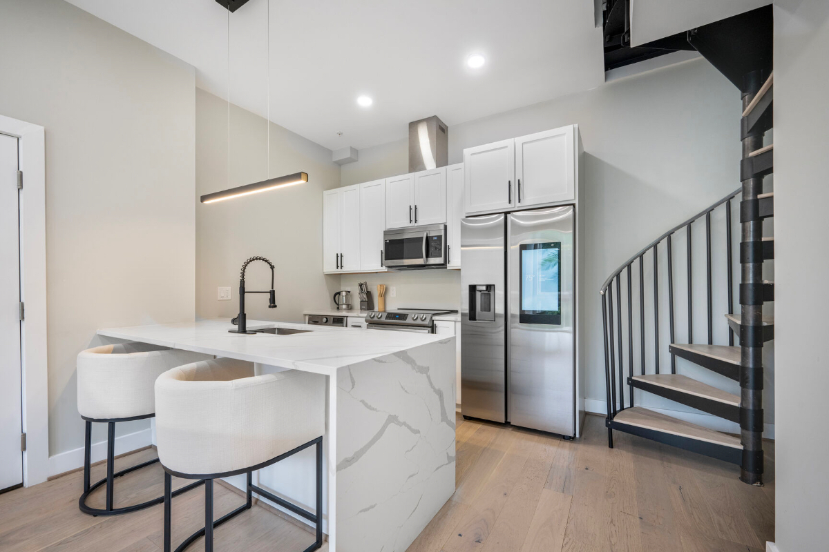 Penthouse condo in NE DC - Photo 2