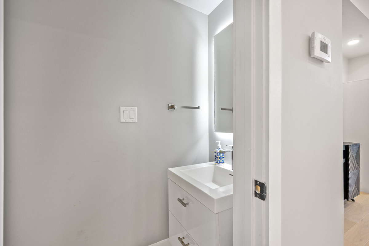Penthouse condo in NE DC - Photo 11