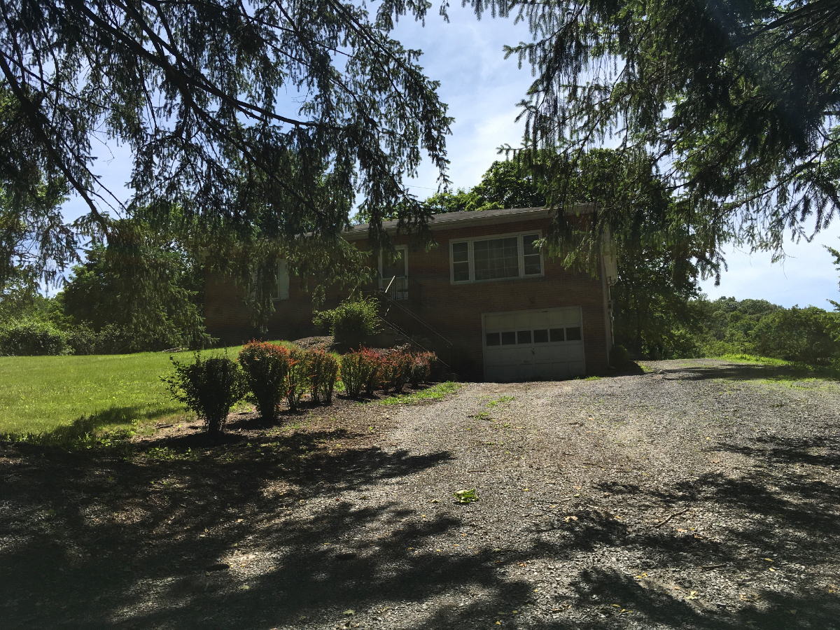 Retro Retreat by the Creek - Photo 1