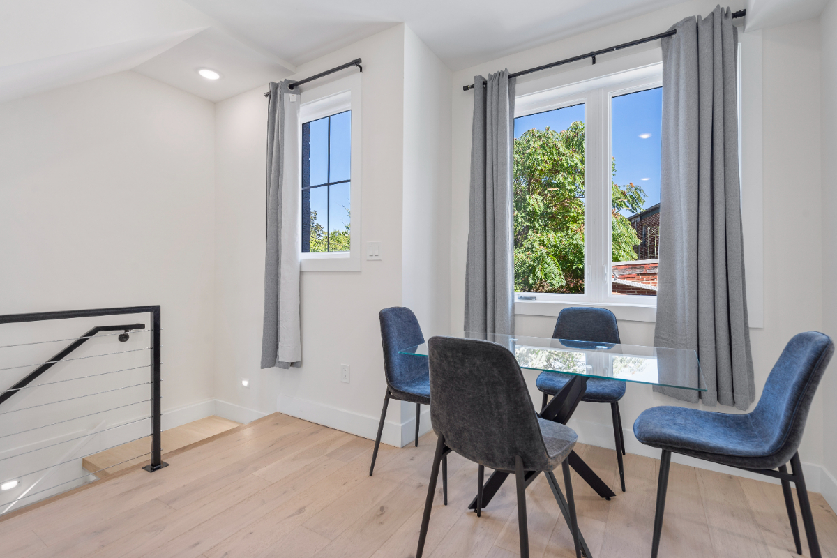 Modern Capitol Hill Townhouse with Rooftop, Sleeps 10, Walk to Metro and Monuments - Photo 4