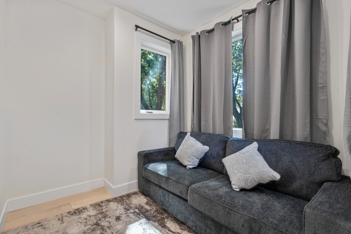 Modern Capitol Hill Townhouse with Rooftop, Sleeps 10, Walk to Metro and Monuments - Photo 2