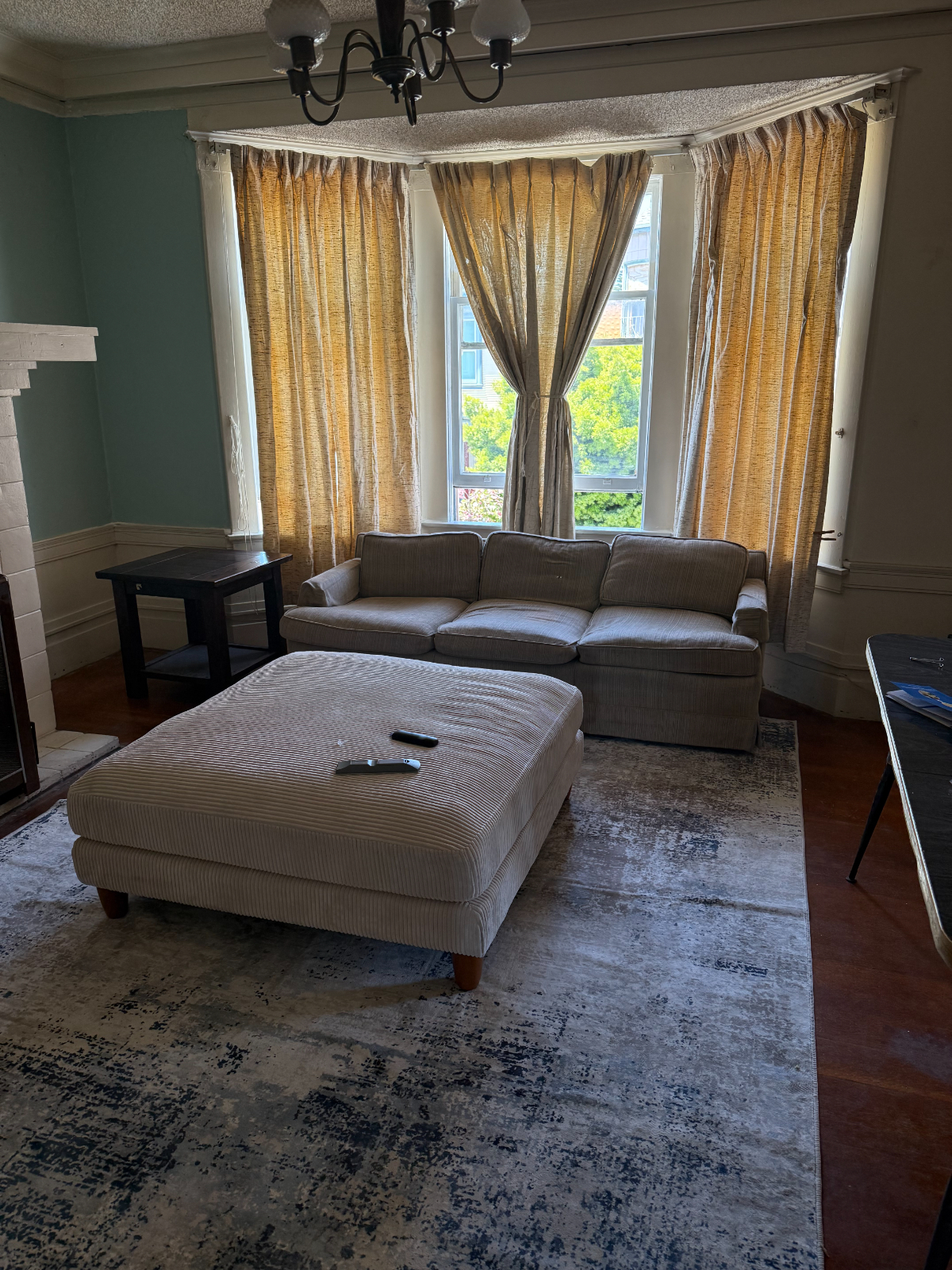 2 BDR (in 4 unit Edwardian SF building) flat near Valencia St Corridor - Photo 1