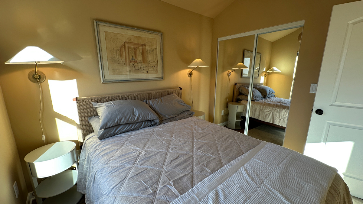 Beautiful 1 Bedroom, 1 Bathroom Private Gated ADU in Glassell Park/Glendale - Photo 2