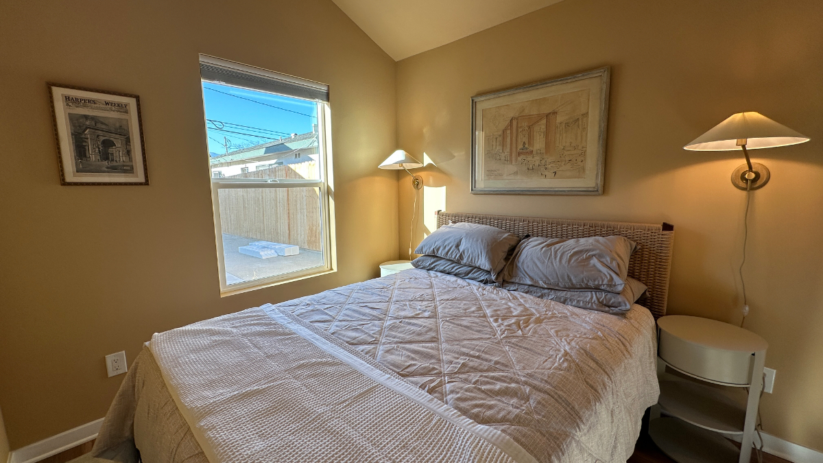 Beautiful 1 Bedroom, 1 Bathroom Private Gated ADU in Glassell Park/Glendale - Photo 4