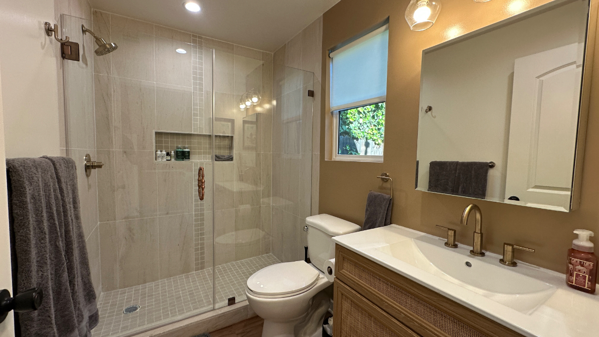 Beautiful 1 Bedroom, 1 Bathroom Private Gated ADU in Glassell Park/Glendale - Photo 5