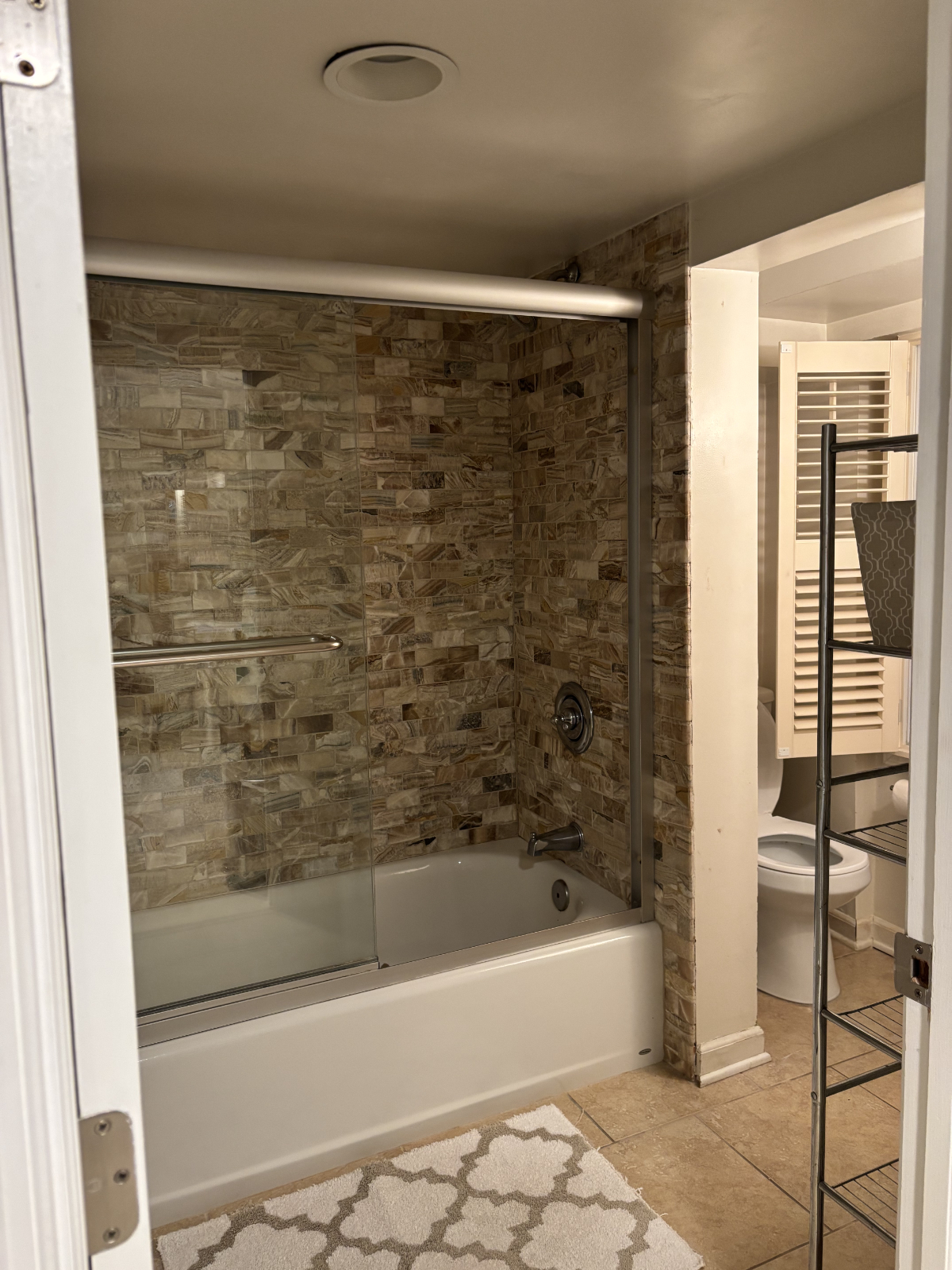 English Basement in Georgetown - Photo 11
