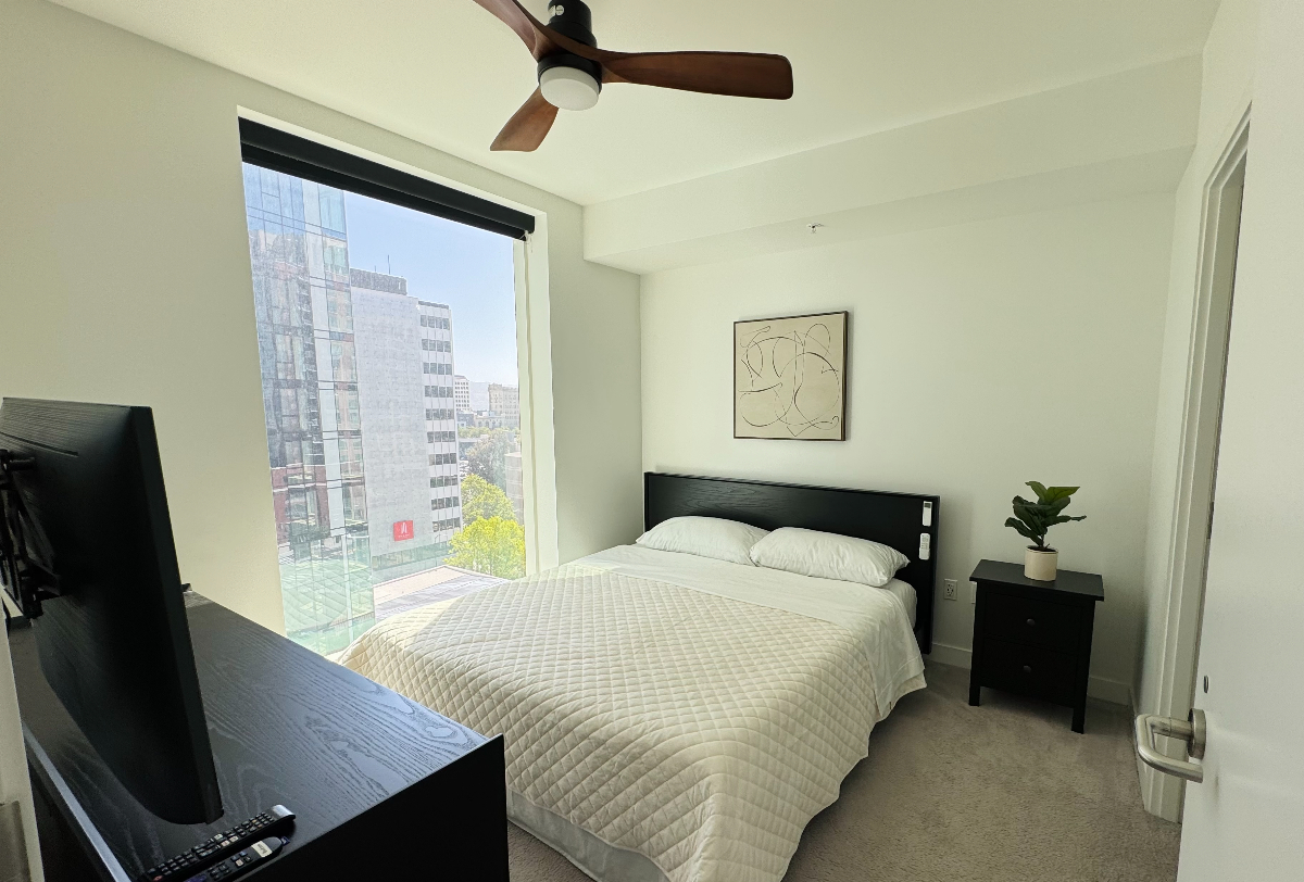 Modern Downtown Condo - Photo 6