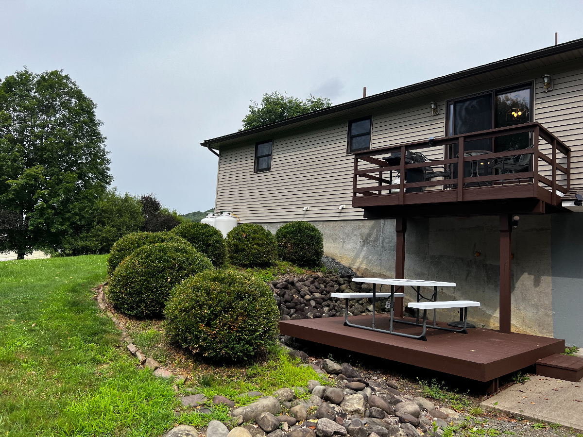 House 205 - Photo 3