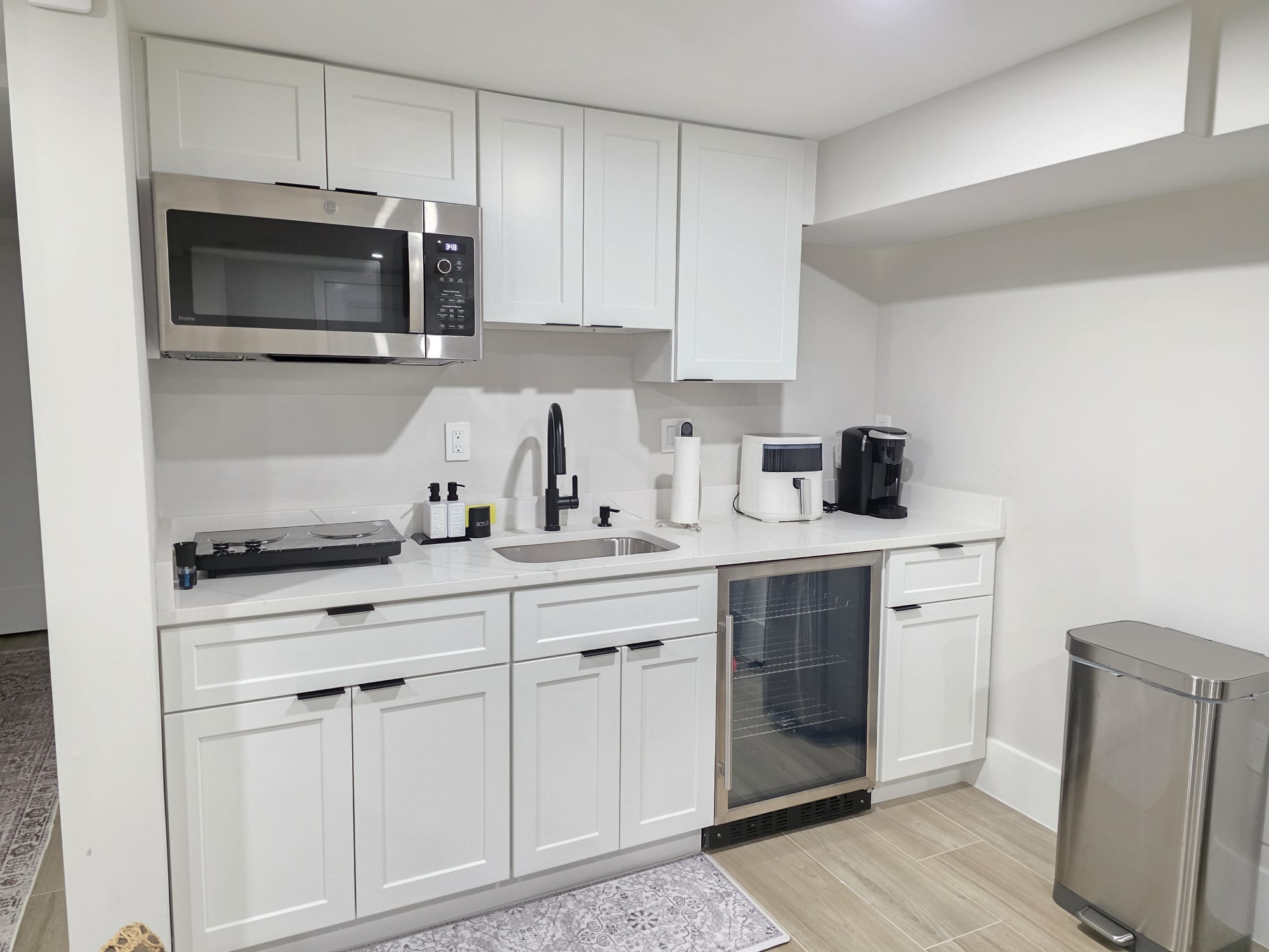 Cozy, Fully Furnished 1BR Apartment Ideal for Travel Nurses & Professionals - Photo 6