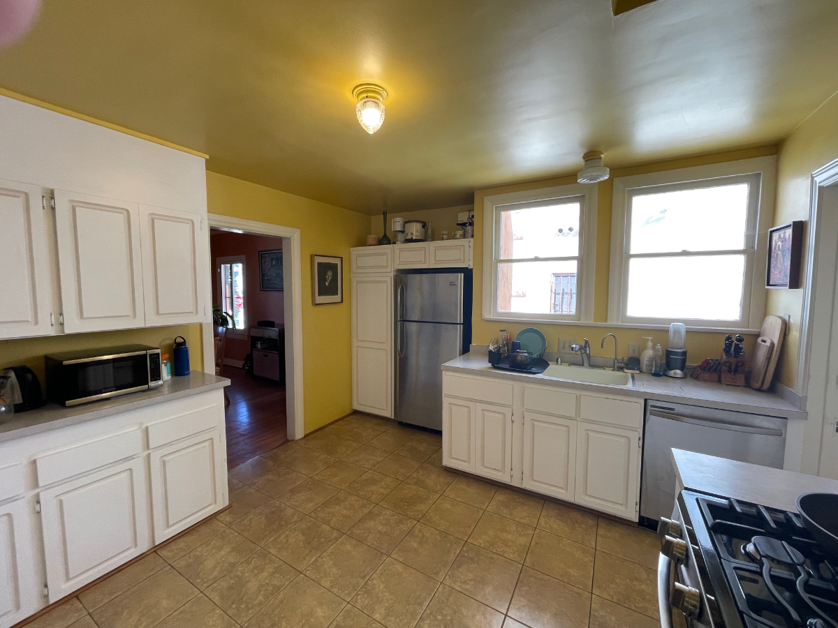 Gorgeous Mid-Wilshire Los Angeles Spanish Home - Photo 6