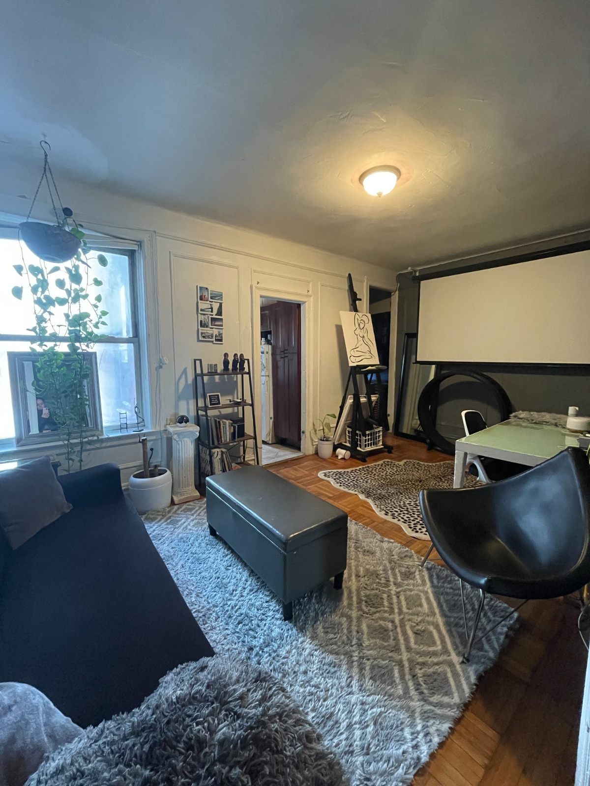 Spacious Furnished Apartment  // Steps from N/W Trains // 2,100/month - Photo 6
