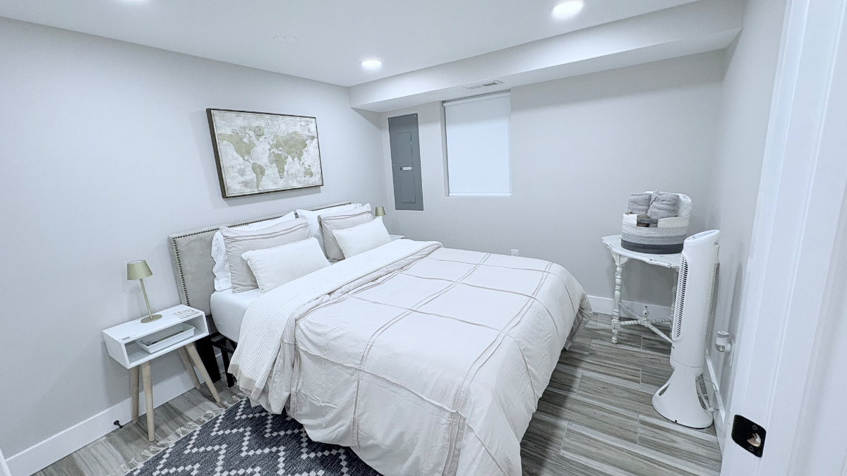Cozy, Private Basement Apartment - Ideal for Traveling Professionals - Photo 10