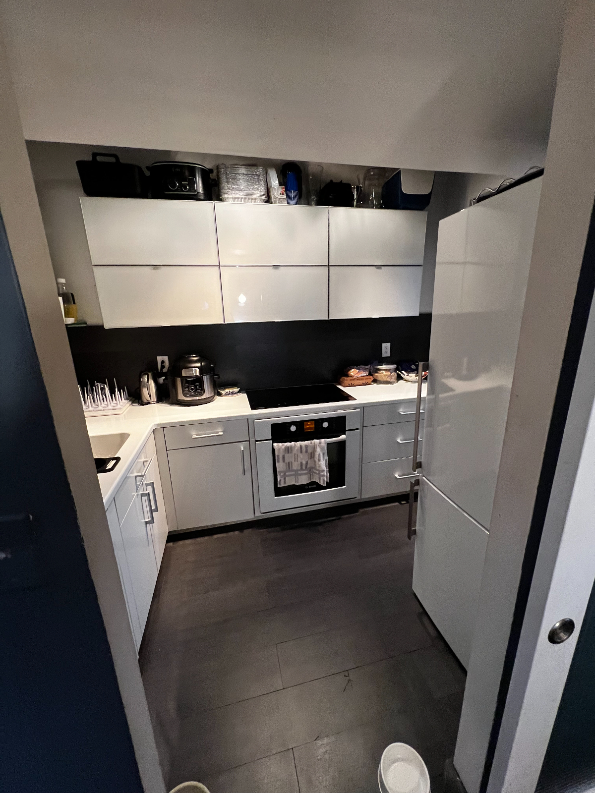 Stylish 1BR Retreat in Logan Area Steps from Dining, Metro, and More - Photo 12