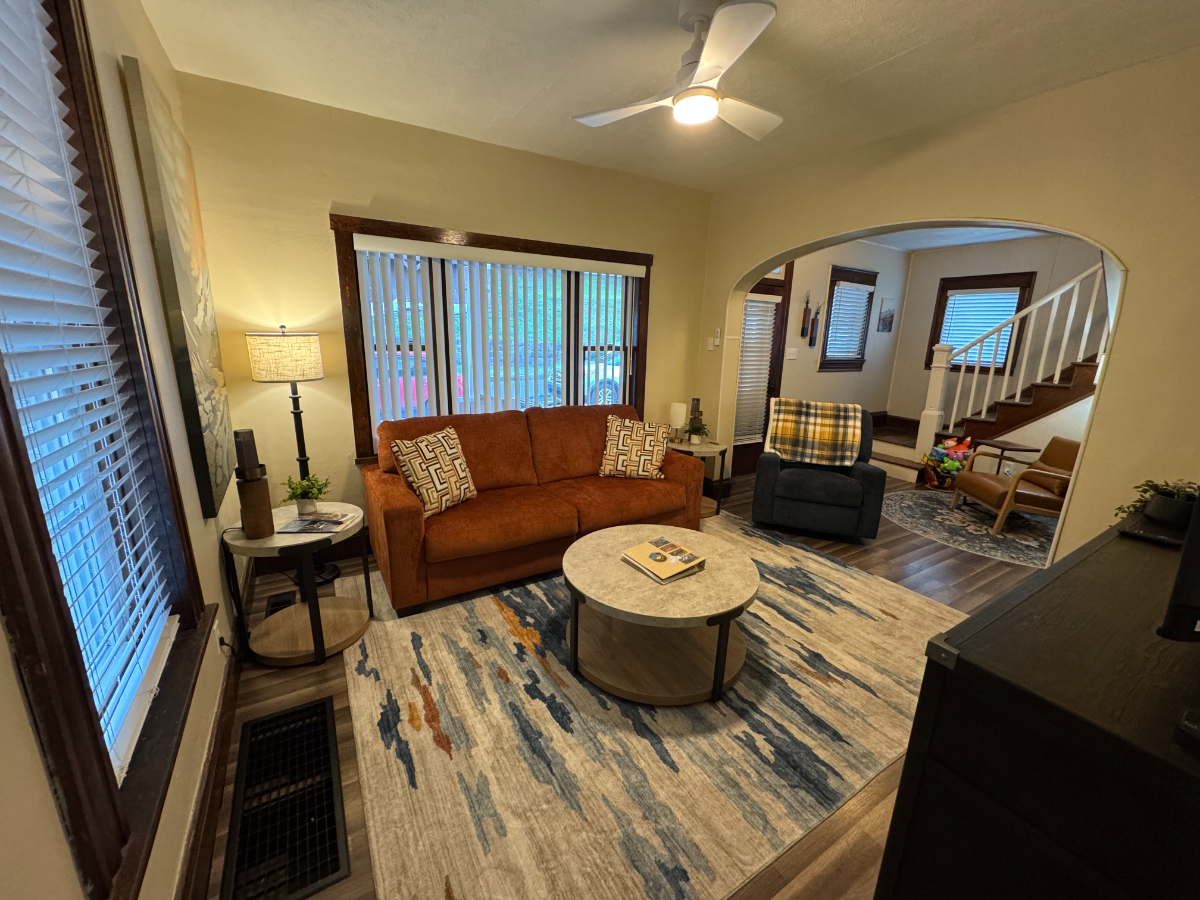 Riverfront 3BR/2BA Home w/ Fireplace | ALL Utilities & WiFi Incl. | Stocked Kitchen, Workspace, Truc - Photo 3