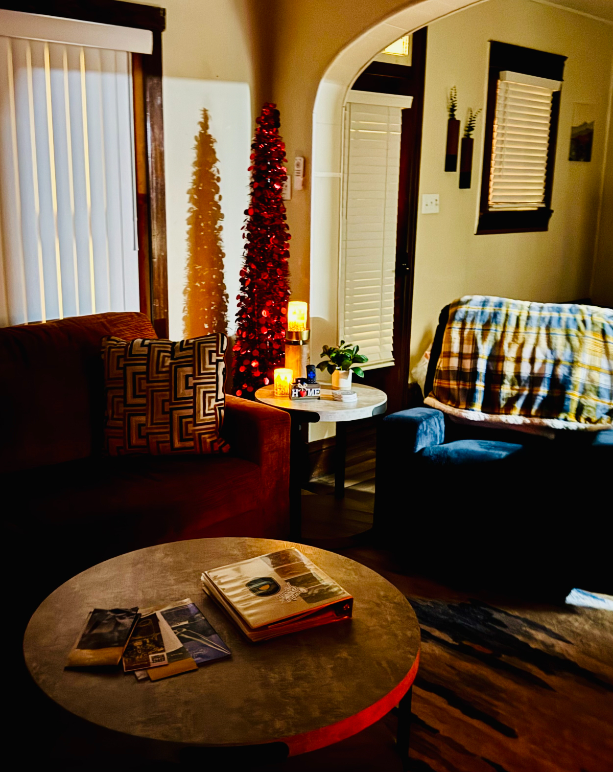 Riverfront 3BR/2BA Home w/ Fireplace | ALL Utilities & WiFi Incl. | Stocked Kitchen, Workspace, Truc - Photo 10