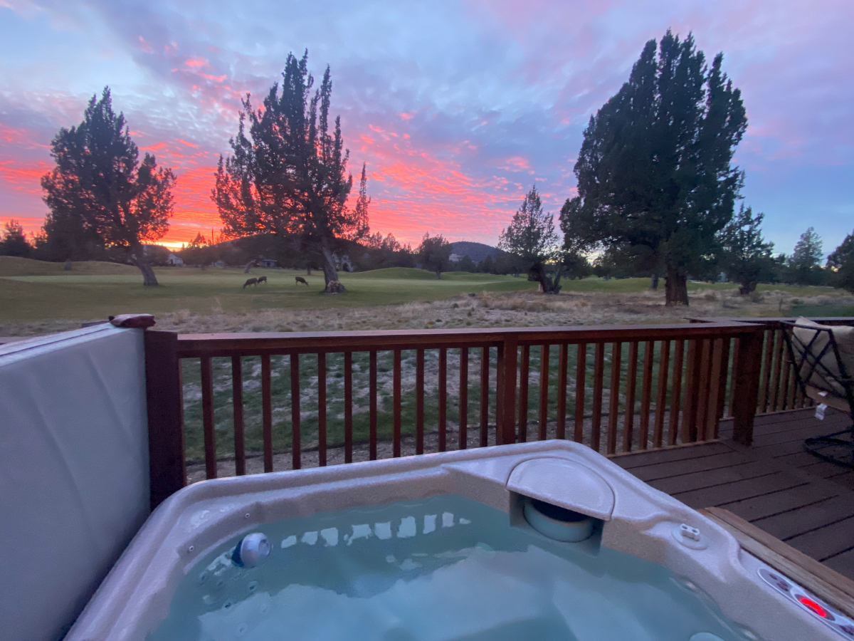 Resort Living on Golf Course Pet-Friendly, Hot Tub, Peaceful Retreat - Photo 5