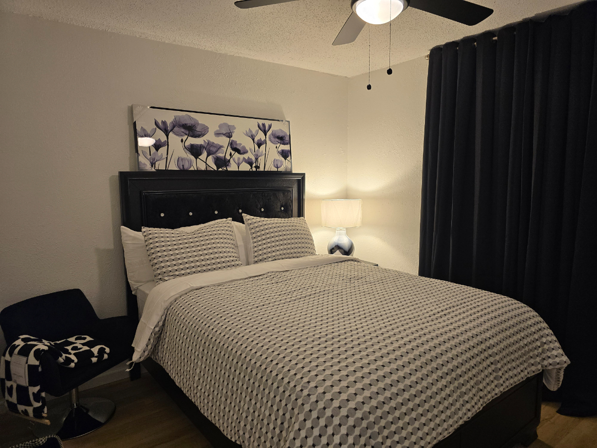 Cute home very close to major metro area - Photo 8