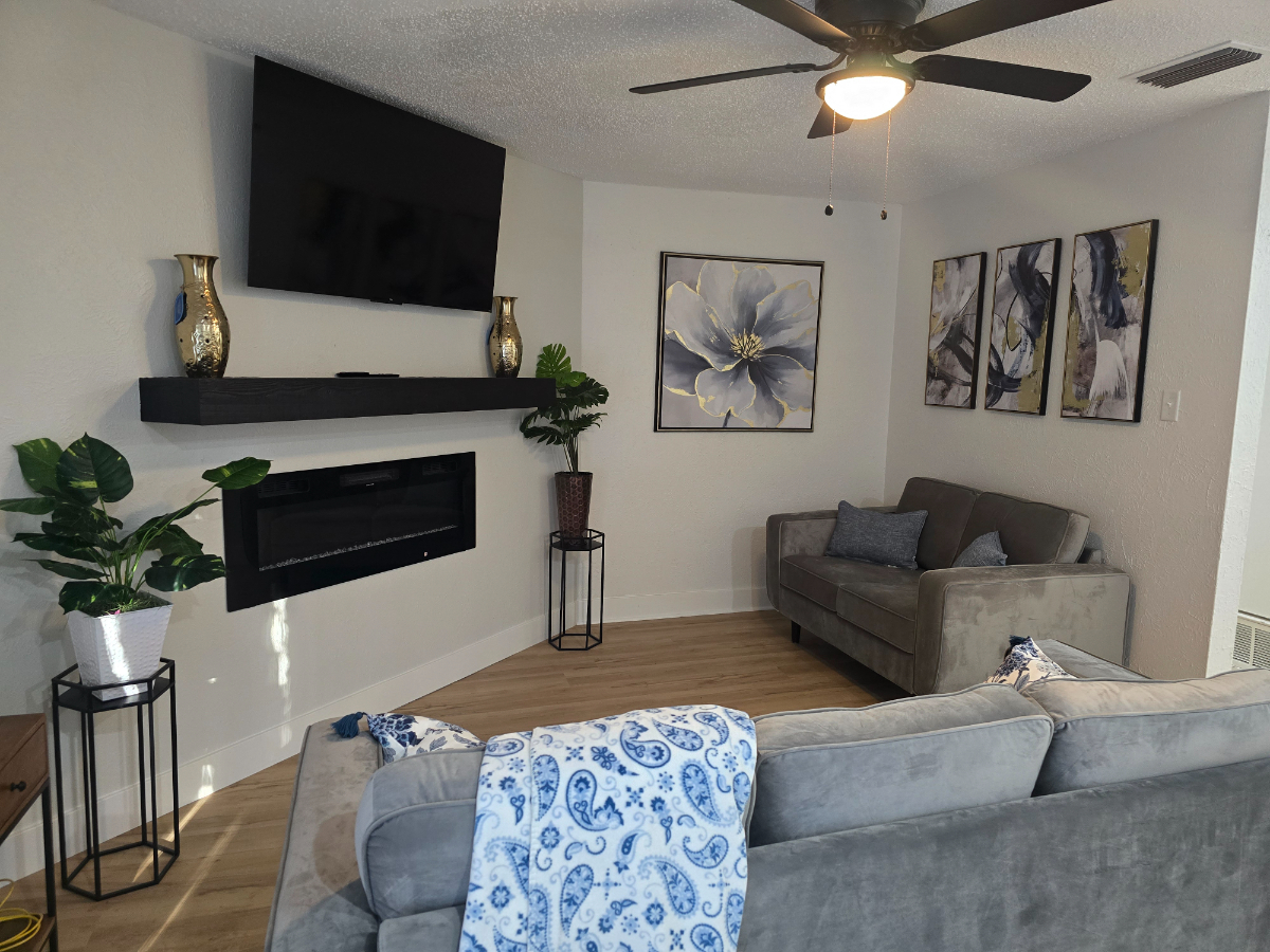 Cute home very close to major metro area - Photo 12
