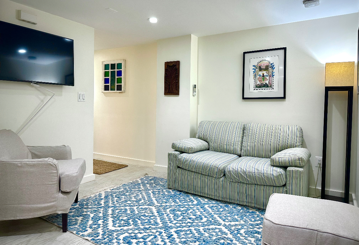 Cozy 2BR on the Prettiest Street in DC - Photo 6