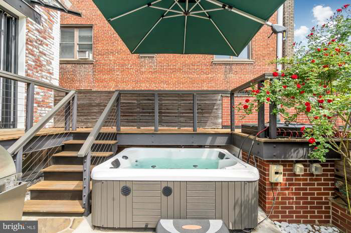 Cozy 2BR on the Prettiest Street in DC - Photo 7