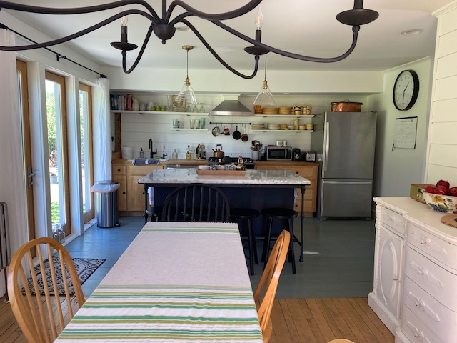 5 minutes from Middlebury College, lovely home on large property - Photo 9