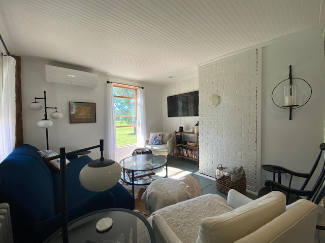 5 minutes from Middlebury College, lovely home on large property - Photo 7