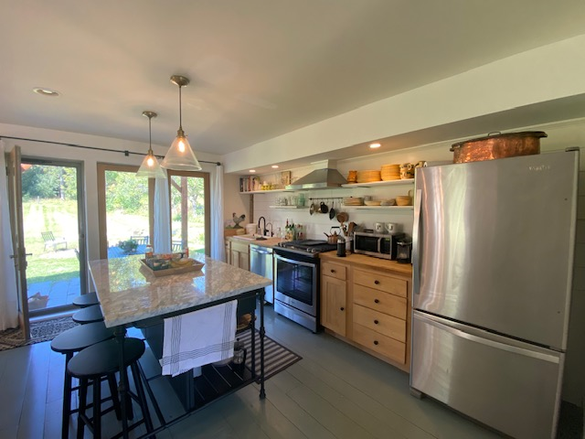5 minutes from Middlebury College, lovely home on large property - Photo 11