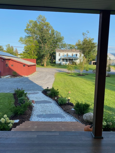 5 minutes from Middlebury College, lovely home on large property - Photo 3